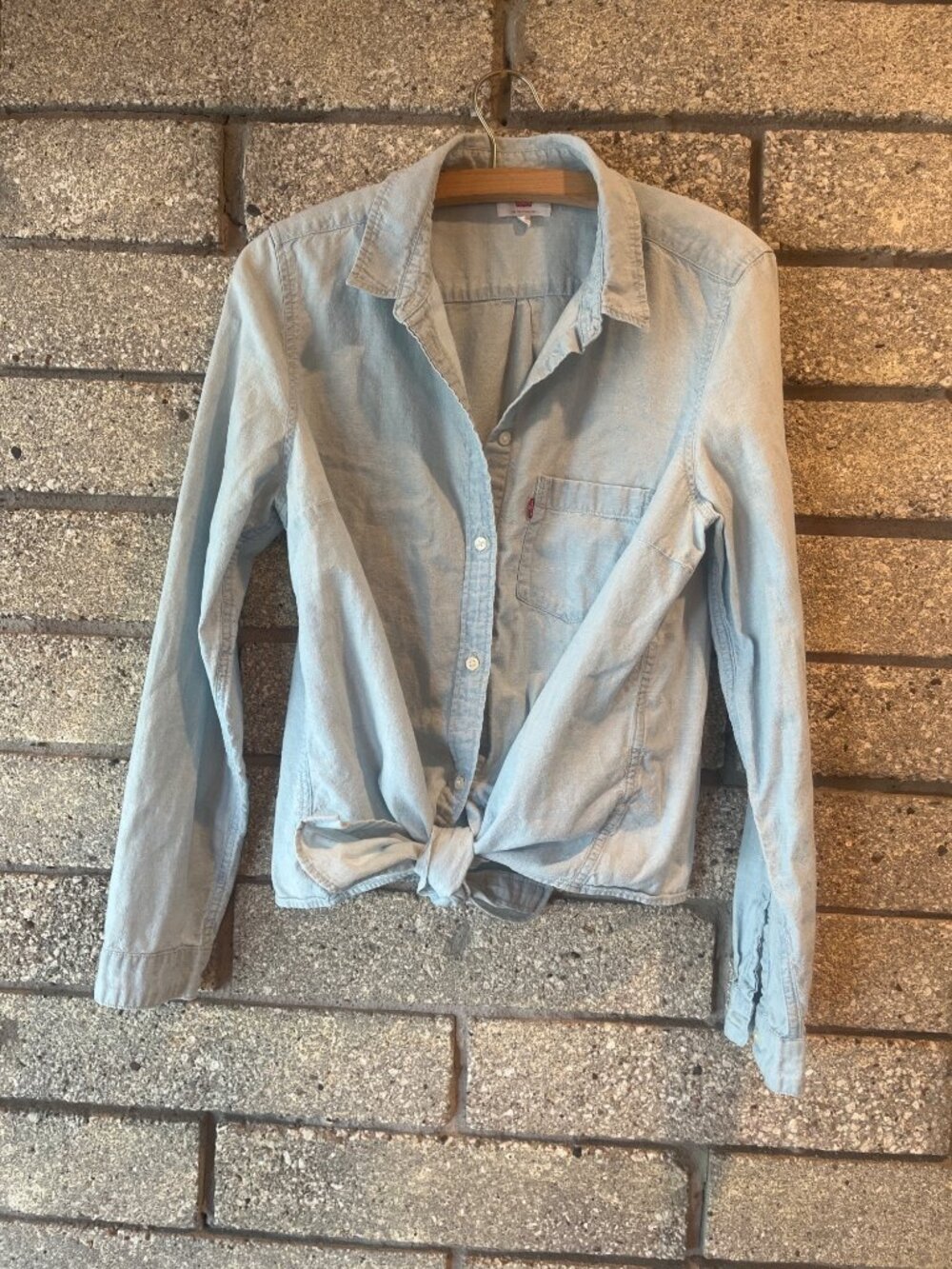 Levis Womens Light Blue Button-Up Shirt With Pocket & Tie-Front Detail Size Larg